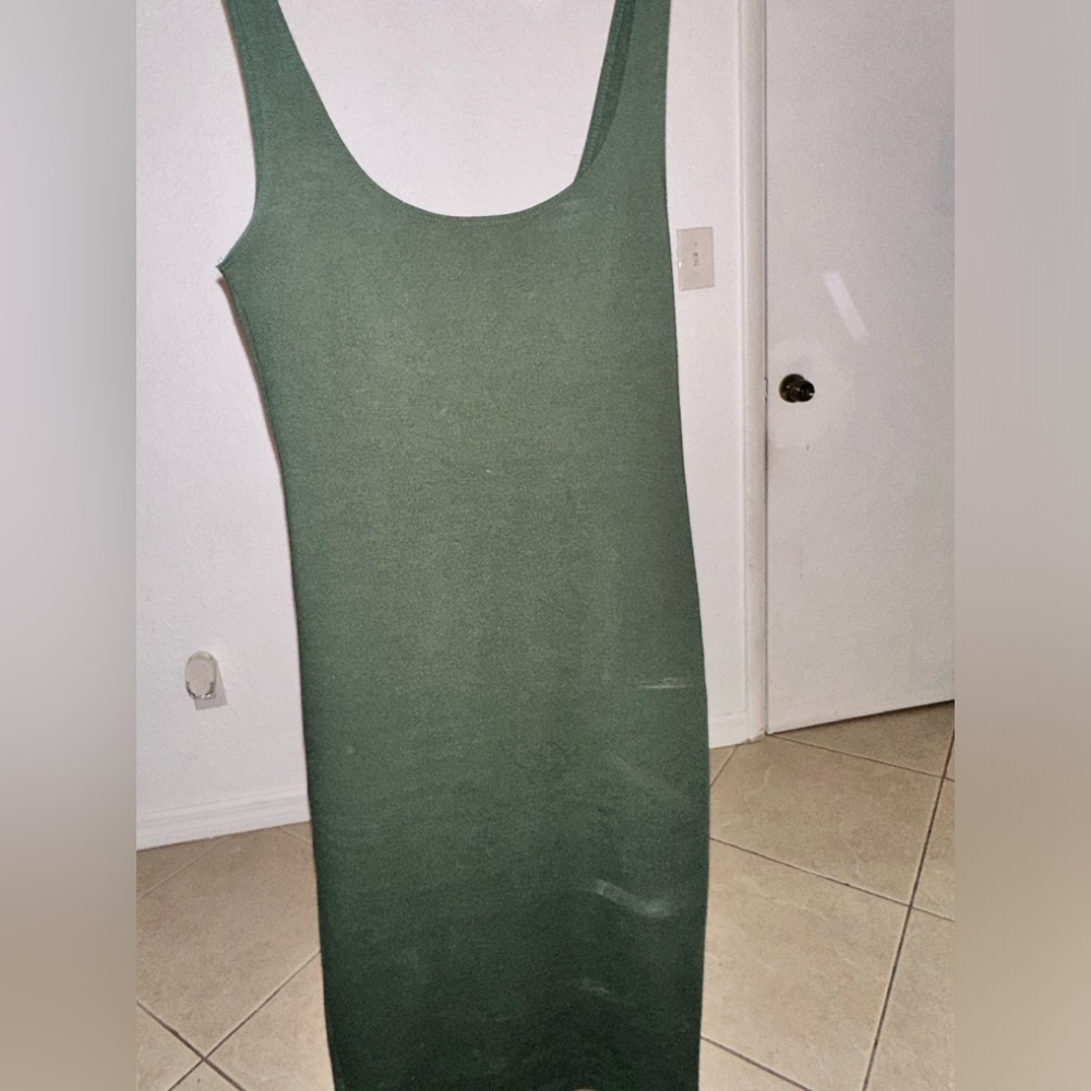 The dress any woman need in her closet is basic , comfy but also feminine
